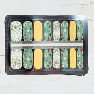 5 for $15 Nail Wraps- Little Christmas Critter